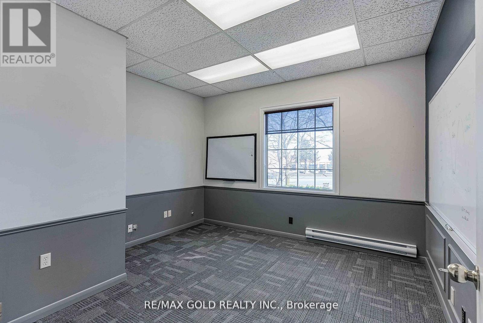 2109 Oxford Street E, London East, Ontario  N5V 2Z9 - Photo 9 - X12630094