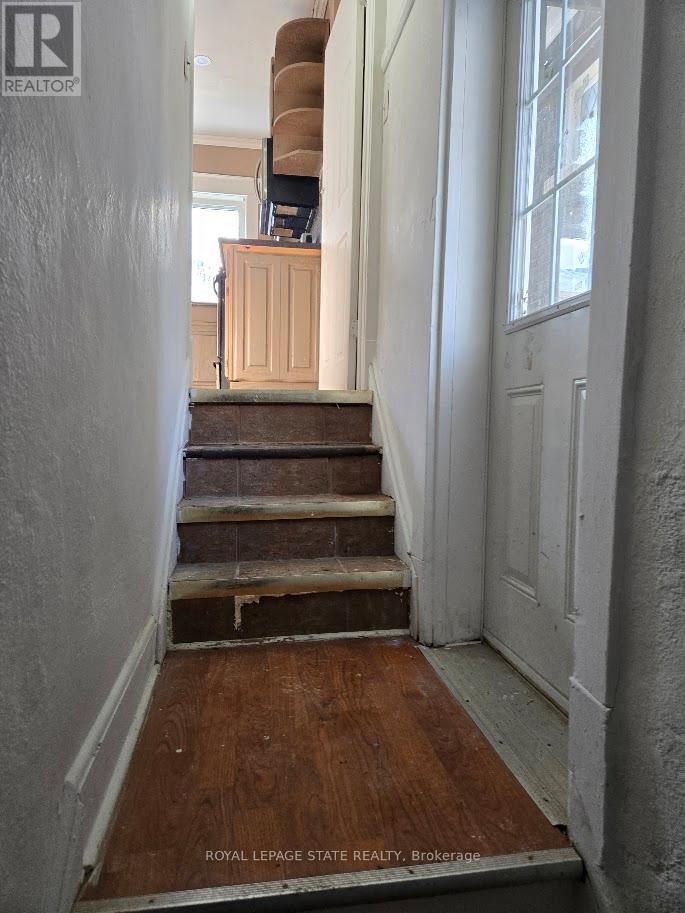 4352 Otter Street, Niagara Falls (Downtown), Ontario  L2E 1G3 - Photo 13 - X12630102