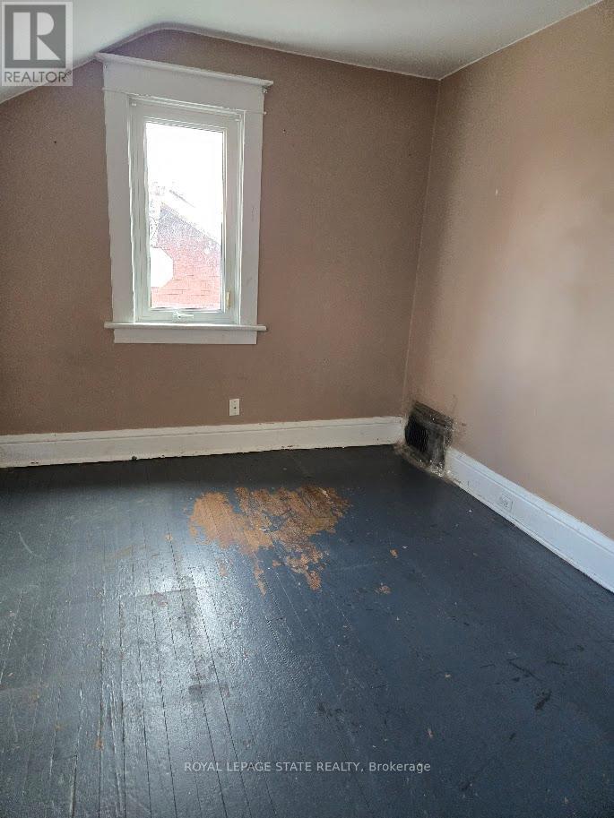 4352 Otter Street, Niagara Falls (Downtown), Ontario  L2E 1G3 - Photo 16 - X12630102