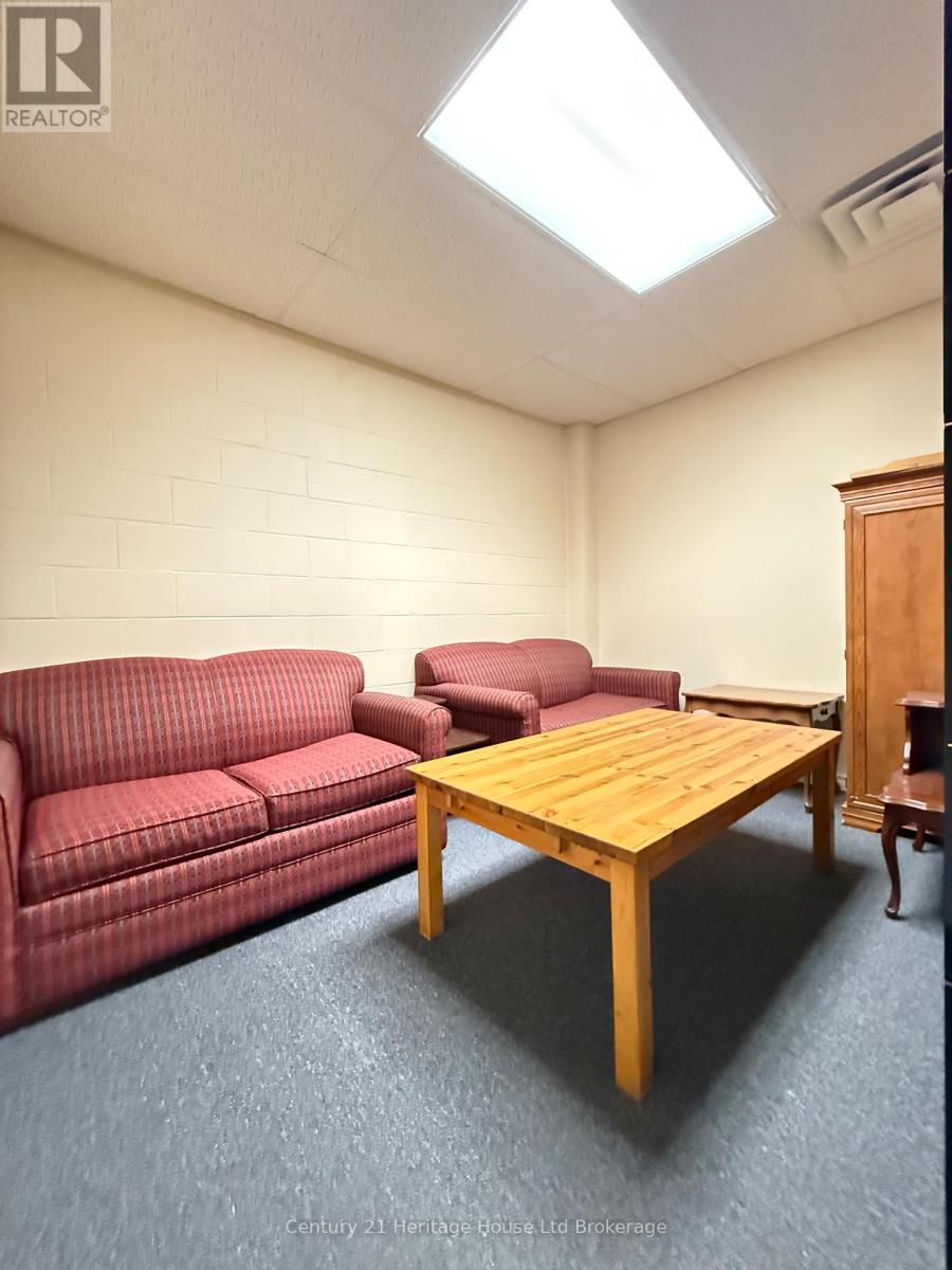 5 - 1033 Pattullo Avenue, Woodstock (Woodstock - South), Ontario  N4V 1C8 - Photo 10 - X12630194