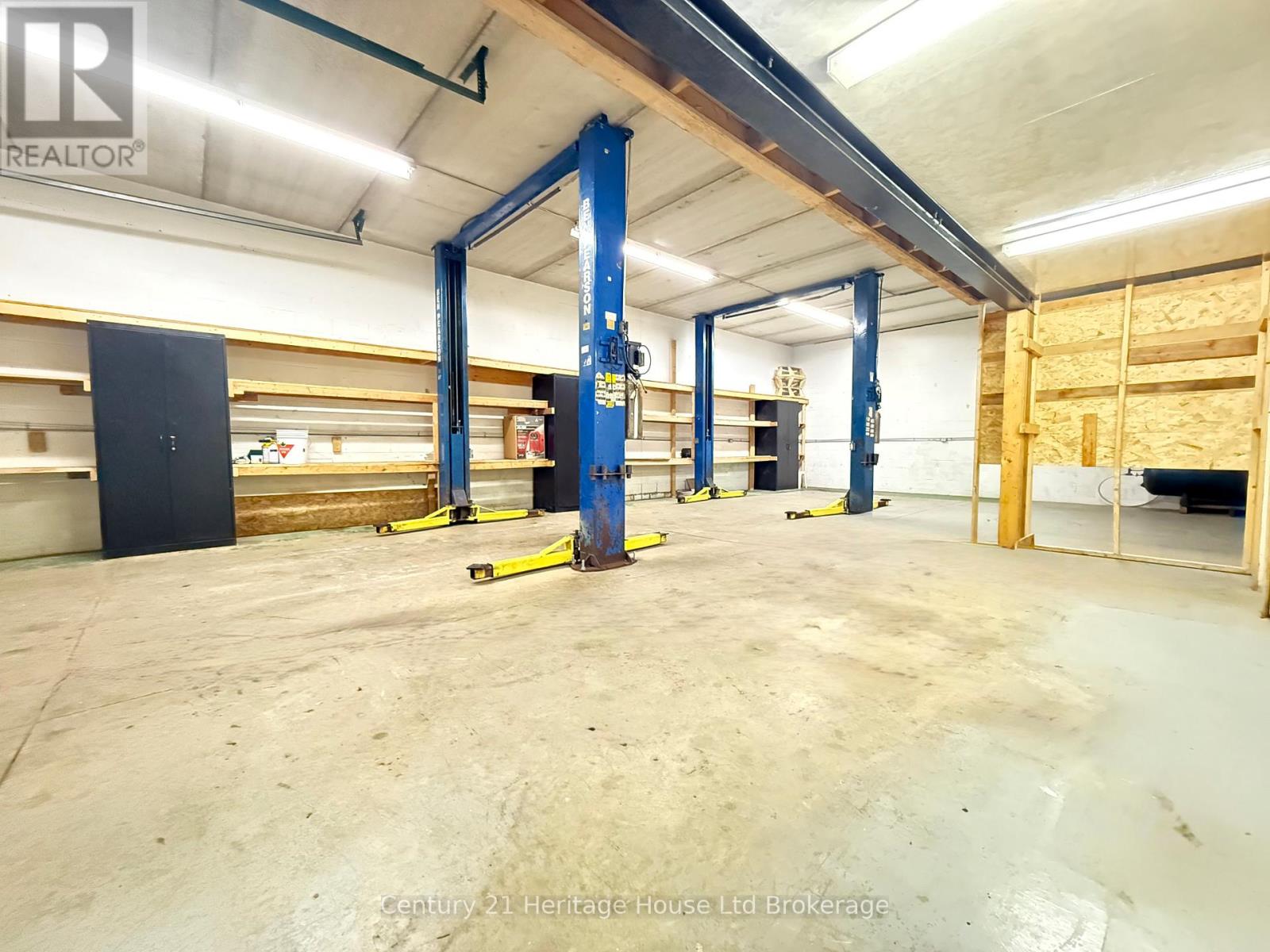 5 - 1033 Pattullo Avenue, Woodstock (Woodstock - South), Ontario  N4V 1C8 - Photo 3 - X12630194