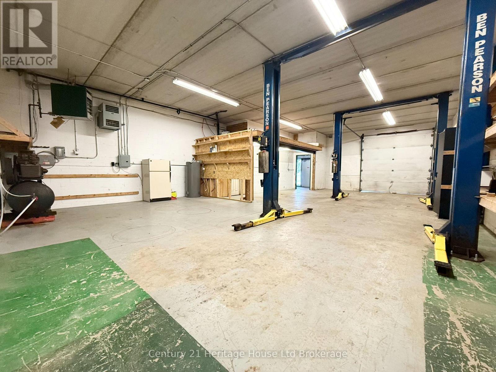 5 - 1033 Pattullo Avenue, Woodstock (Woodstock - South), Ontario  N4V 1C8 - Photo 4 - X12630194