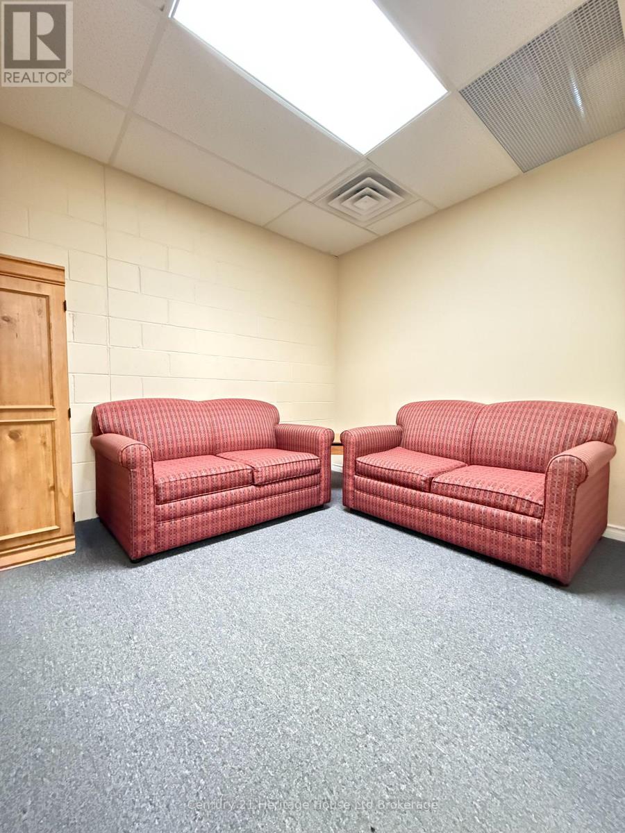 5 - 1033 Pattullo Avenue, Woodstock (Woodstock - South), Ontario  N4V 1C8 - Photo 9 - X12630194