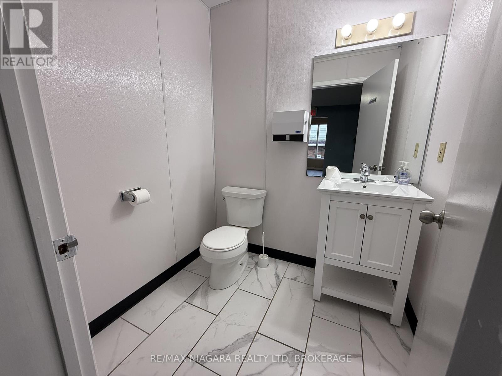 5519 Ontario Avenue, Niagara Falls, Ontario  L2E 3S4 - Photo 11 - X12630318