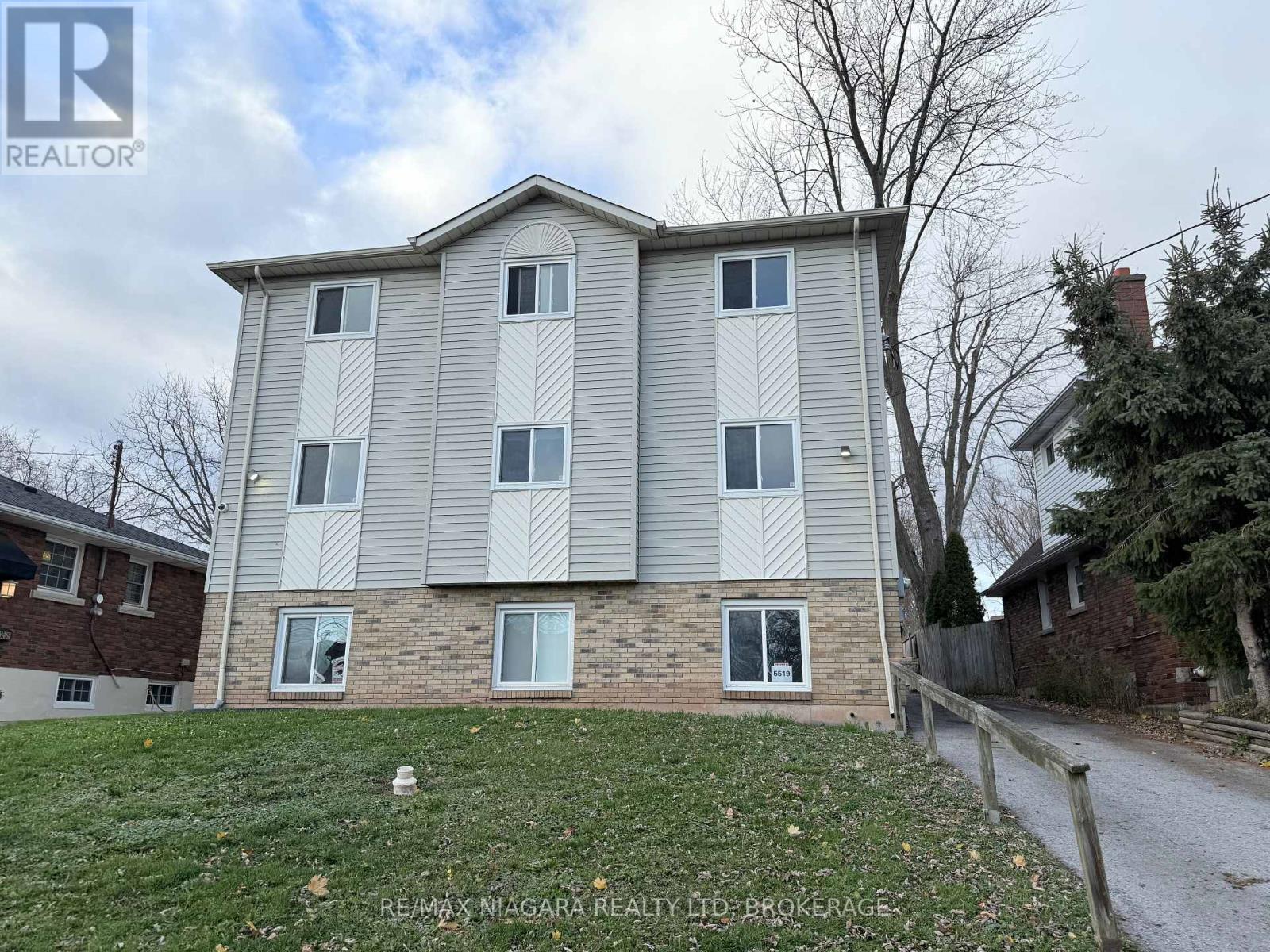 5519 Ontario Avenue, Niagara Falls, Ontario  L2E 3S4 - Photo 2 - X12630318