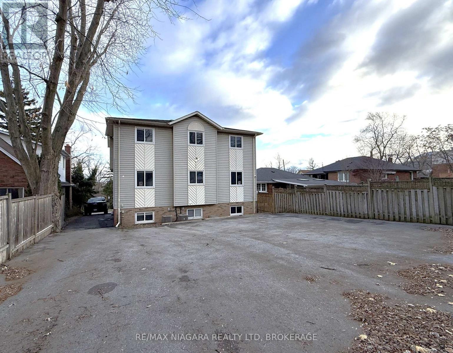 5519 Ontario Avenue, Niagara Falls, Ontario  L2E 3S4 - Photo 3 - X12630318