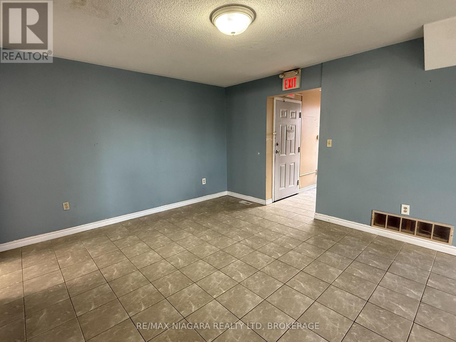 5519 Ontario Avenue, Niagara Falls, Ontario  L2E 3S4 - Photo 8 - X12630318