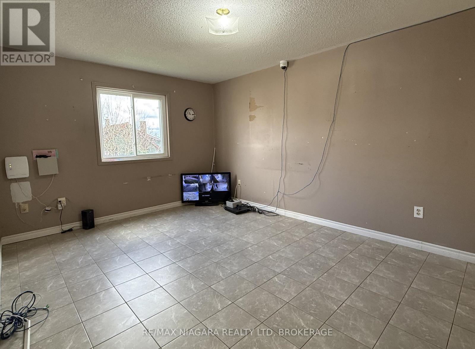 5519 Ontario Avenue, Niagara Falls, Ontario  L2E 3S4 - Photo 9 - X12630318