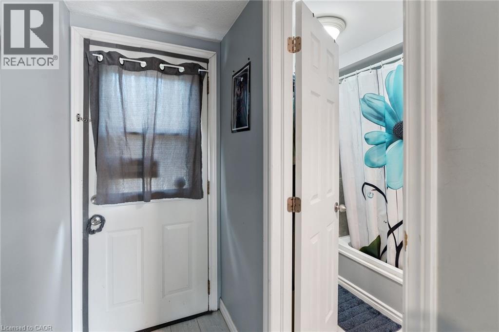 23 Railway St, Hagersville, Ontario  N0A 1H0 - Photo 4 - 40793721