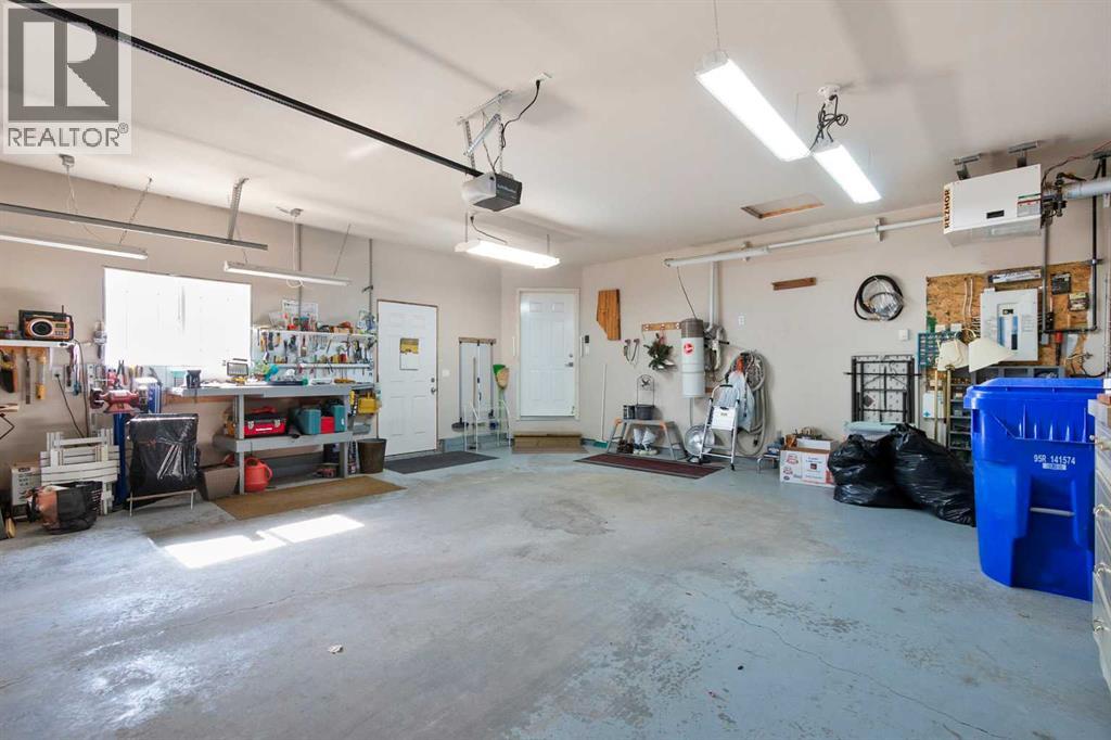 15 Sierra Road, Olds, Alberta  T4H 1X4 - Photo 35 - A2258680