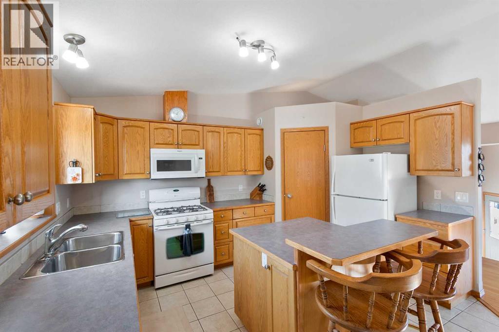 15 Sierra Road, Olds, Alberta  T4H 1X4 - Photo 10 - A2258680