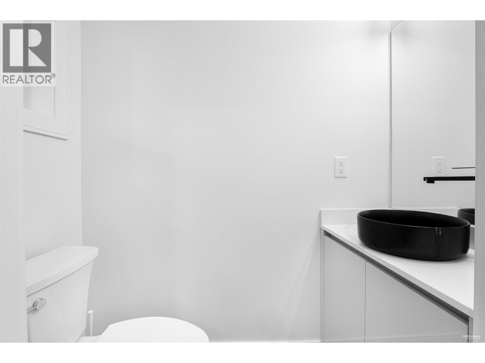 2881 E Georgia Street, Vancouver, British Columbia  V5K 2K3 - Photo 9 - R3073155