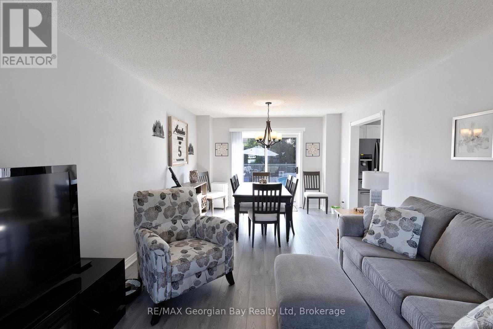 9 Copeland Street, Penetanguishene, Ontario  L9M 1K3 - Photo 8 - S12315381