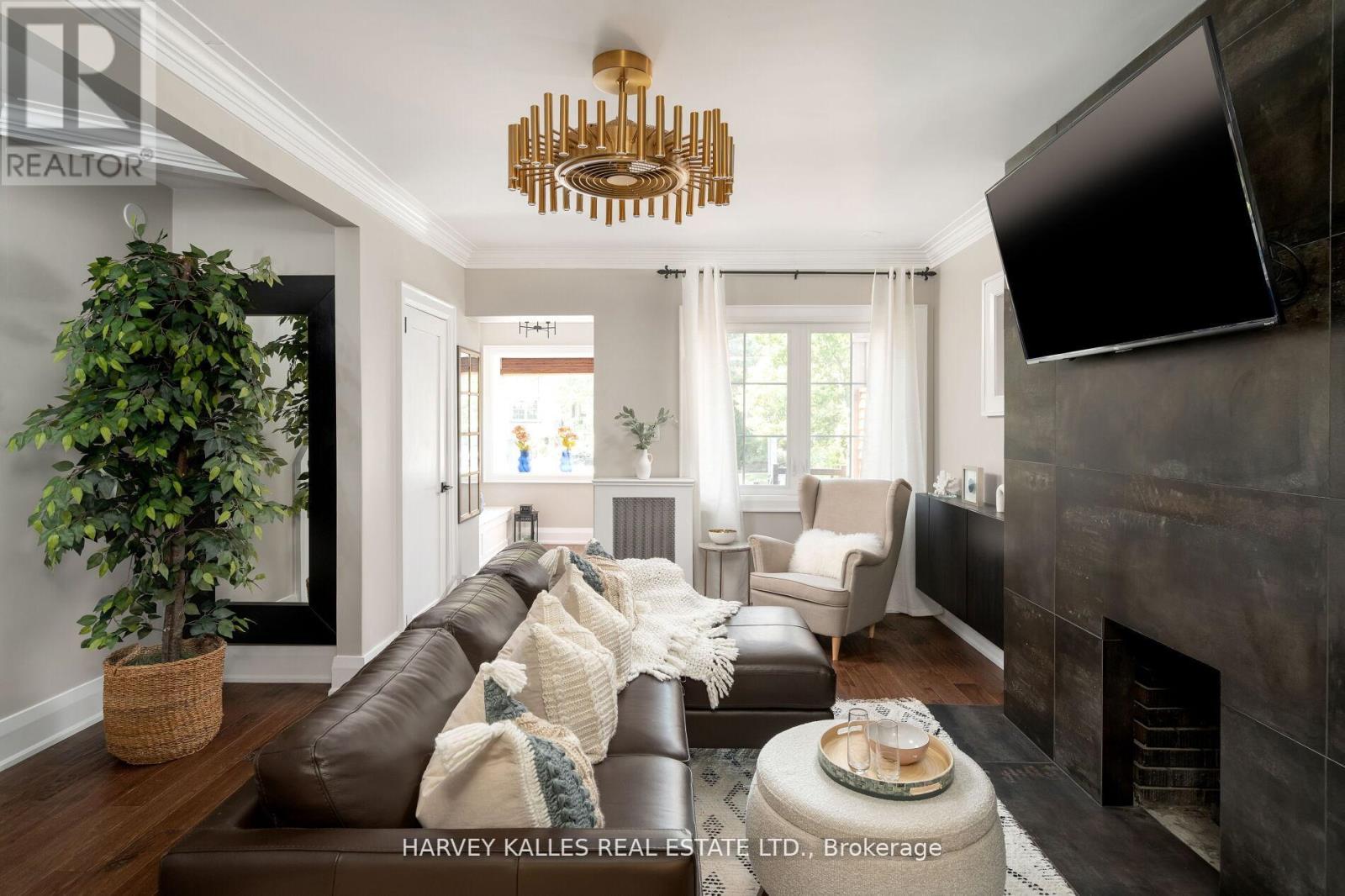 39 Standish Avenue, Toronto, Ontario  M4W 3B2 - Photo 9 - C12468701