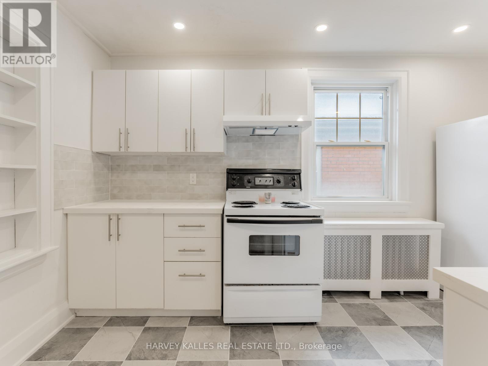 2nd Floor - 39 Standish Avenue, Toronto, Ontario  M4W 3B2 - Photo 16 - C12630046