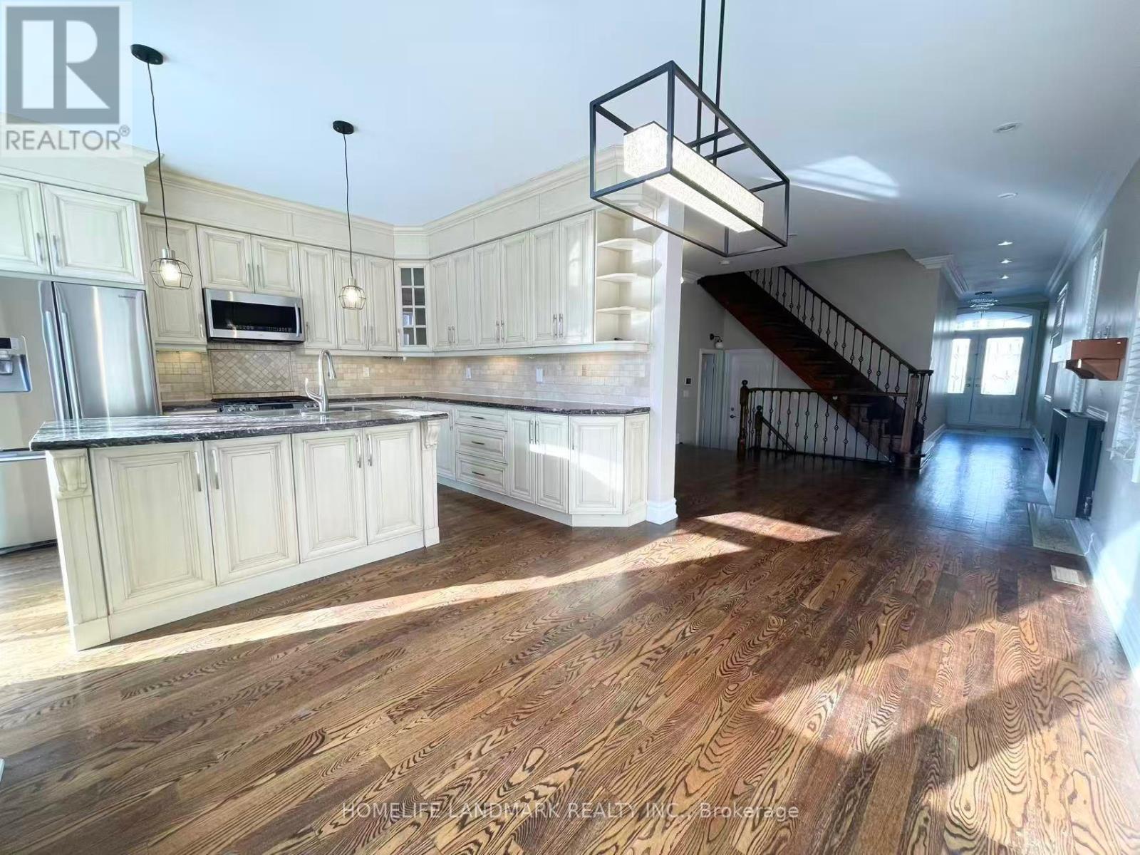 1268 Jezero Crescent, Oakville, Ontario  L6H 0B5 - Photo 4 - W12614676