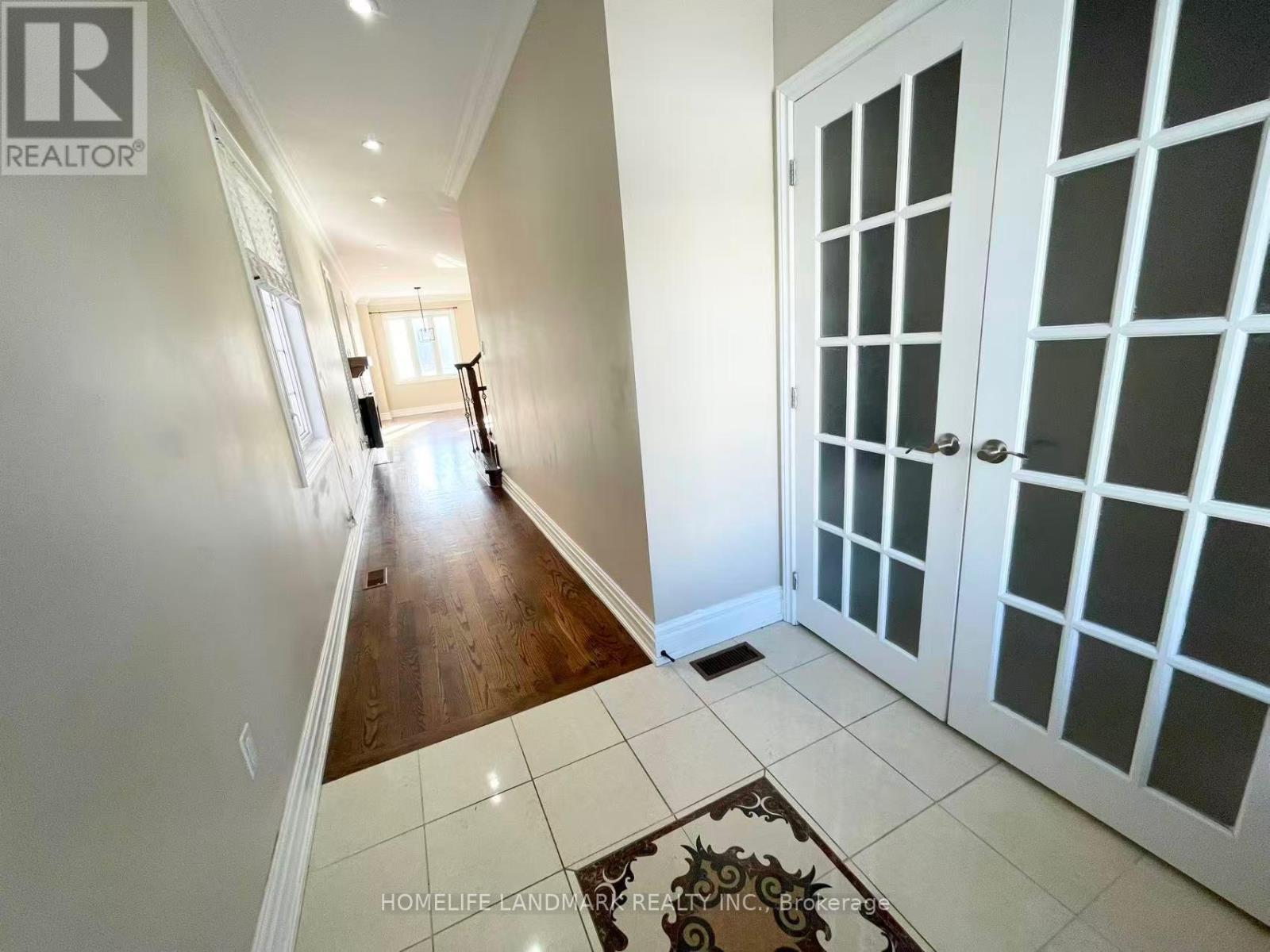 1268 Jezero Crescent, Oakville, Ontario  L6H 0B5 - Photo 2 - W12614676