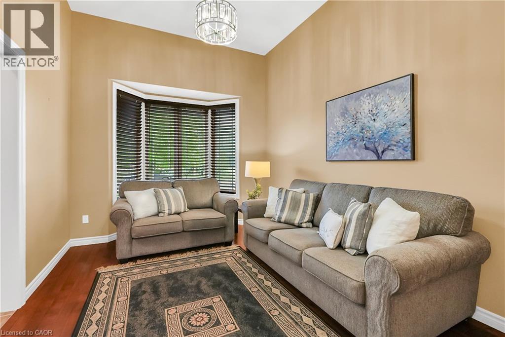 169 Central Avenue, Grimsby, Ontario  L3M 5T4 - Photo 5 - 40793308