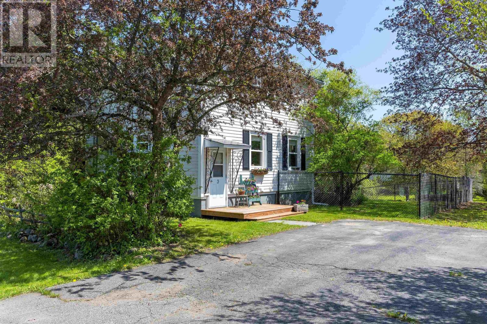 3 Reagh Avenue, Middleton, Nova Scotia B0S 1P0 - Photo 6 - 202511270