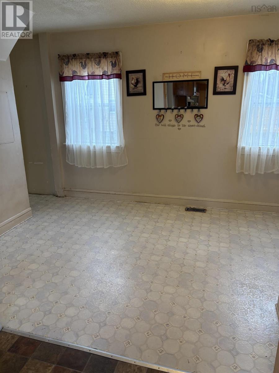 2162 New Waterford Highway, South Bar, Nova Scotia B1N 3H7 - Photo 8 - 202528756