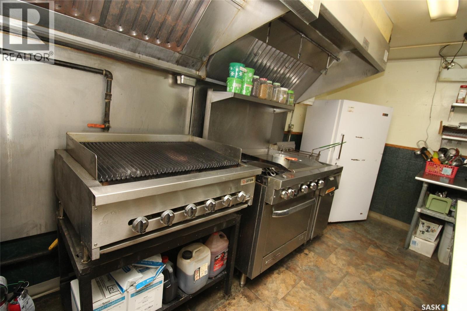 90 3rd Avenue W, Shaunavon, Saskatchewan  S0N 2M0 - Photo 10 - SK025576