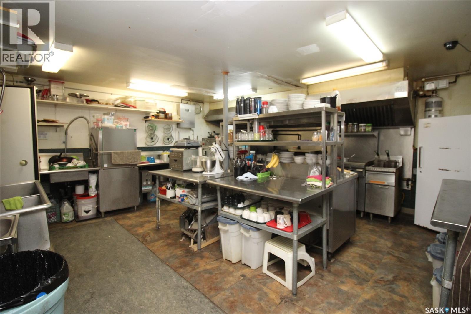 90 3rd Avenue W, Shaunavon, Saskatchewan  S0N 2M0 - Photo 11 - SK025576