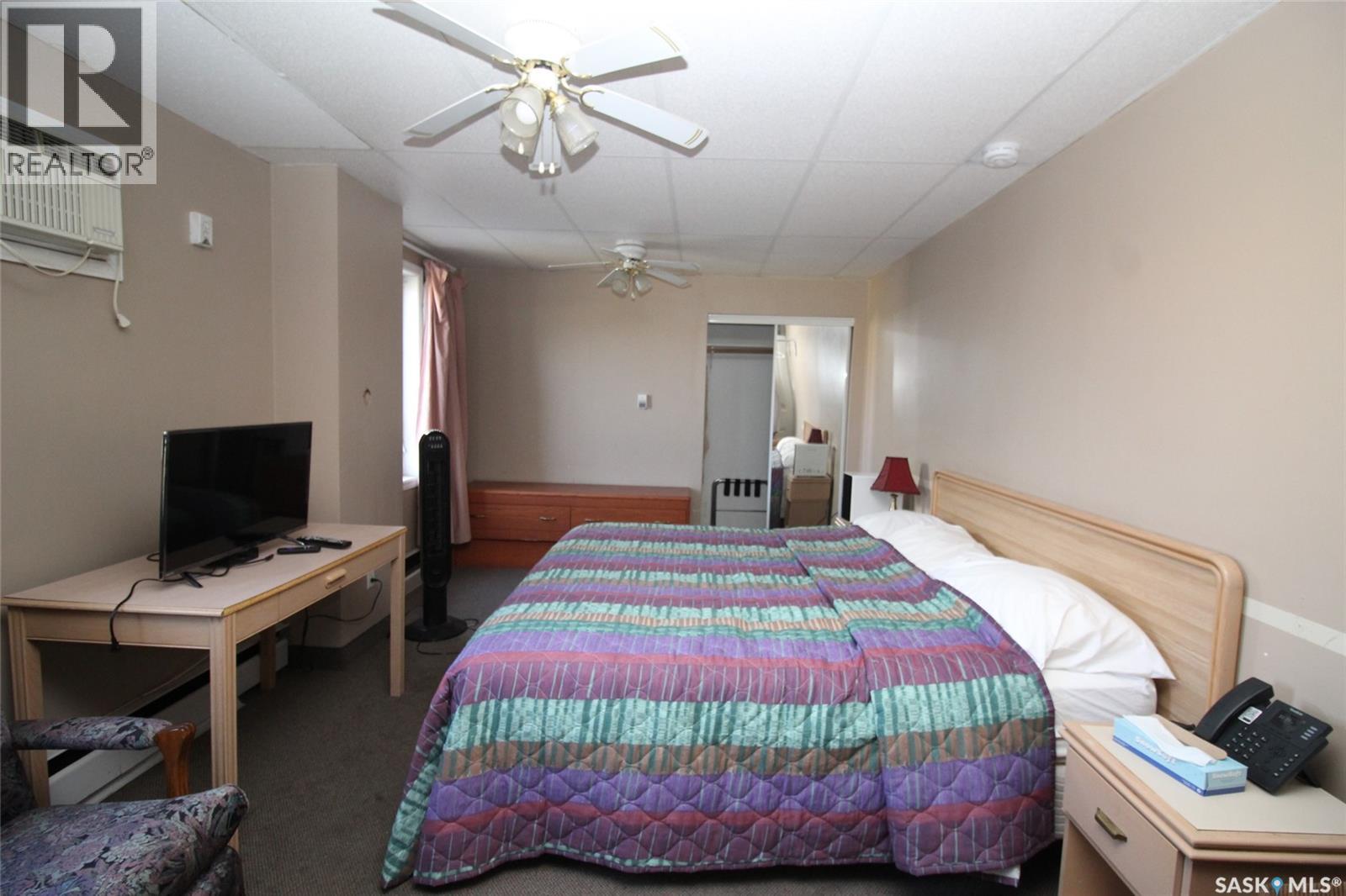 90 3rd Avenue W, Shaunavon, Saskatchewan  S0N 2M0 - Photo 12 - SK025576