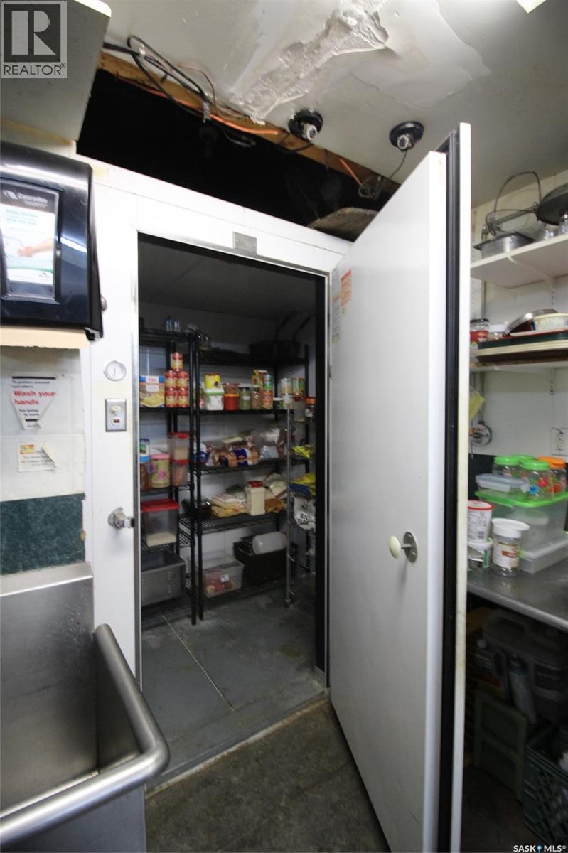 90 3rd Avenue W, Shaunavon, Saskatchewan  S0N 2M0 - Photo 8 - SK025576