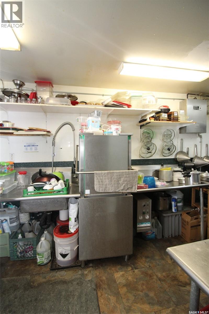 90 3rd Avenue W, Shaunavon, Saskatchewan  S0N 2M0 - Photo 9 - SK025576