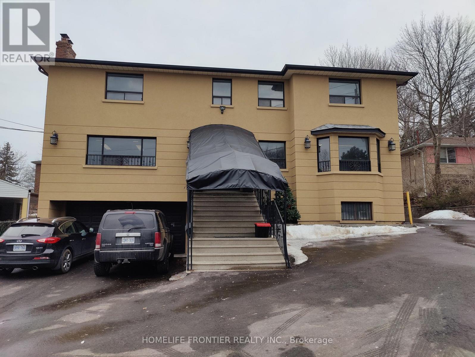 165 STEELES AVENUE E, Toronto, Ontario