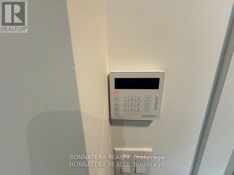 1308 - 327 King Street W, Toronto (Waterfront Communities), Ontario  M5V 0W7 - Photo 21 - C12630198