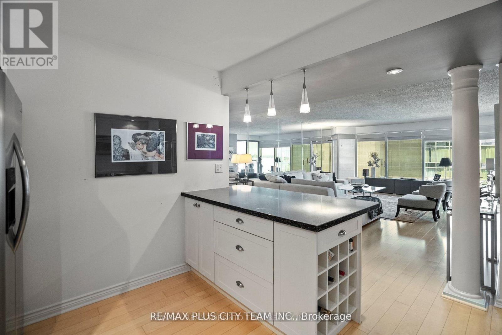 707 - 251 Queens Quay W, Toronto (Waterfront Communities), Ontario  M5J 2R9 - Photo 12 - C12630242