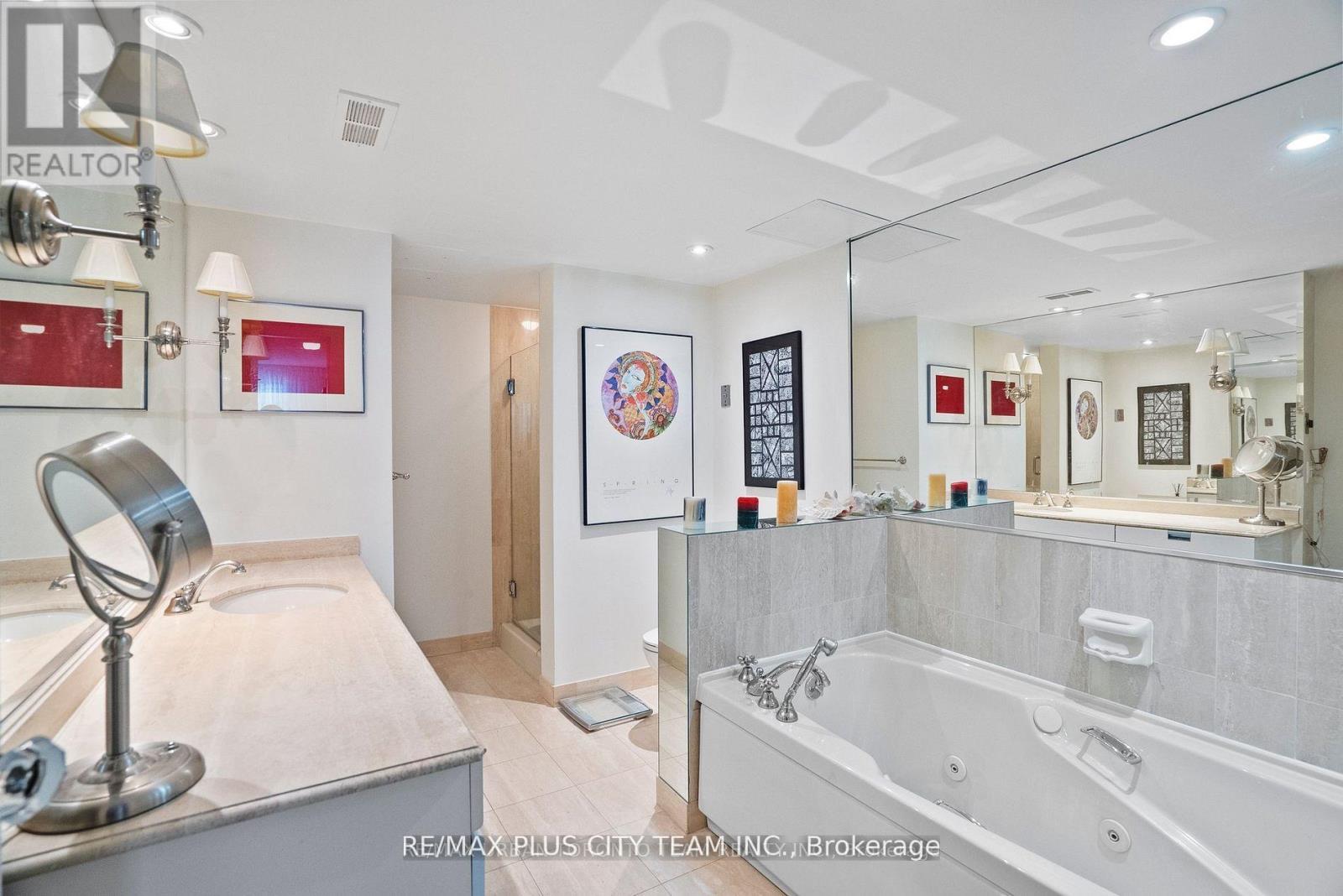 707 - 251 Queens Quay W, Toronto (Waterfront Communities), Ontario  M5J 2R9 - Photo 16 - C12630242