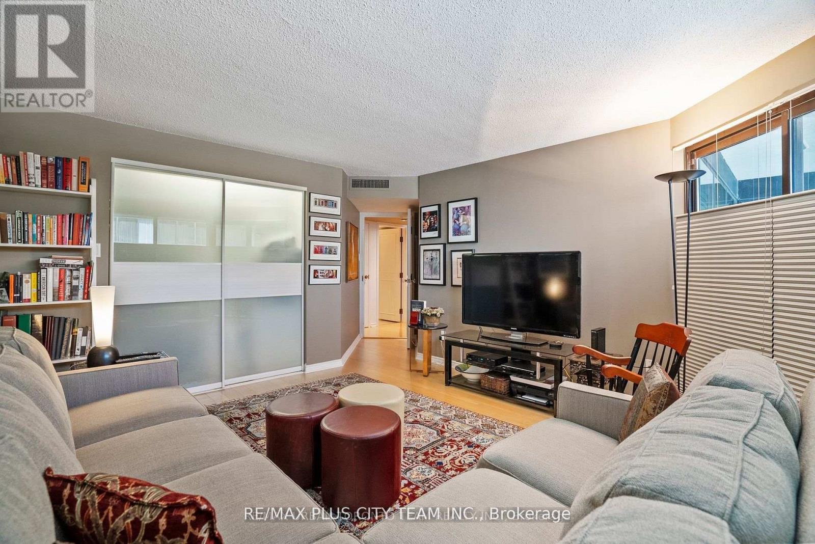 707 - 251 Queens Quay W, Toronto (Waterfront Communities), Ontario  M5J 2R9 - Photo 6 - C12630242
