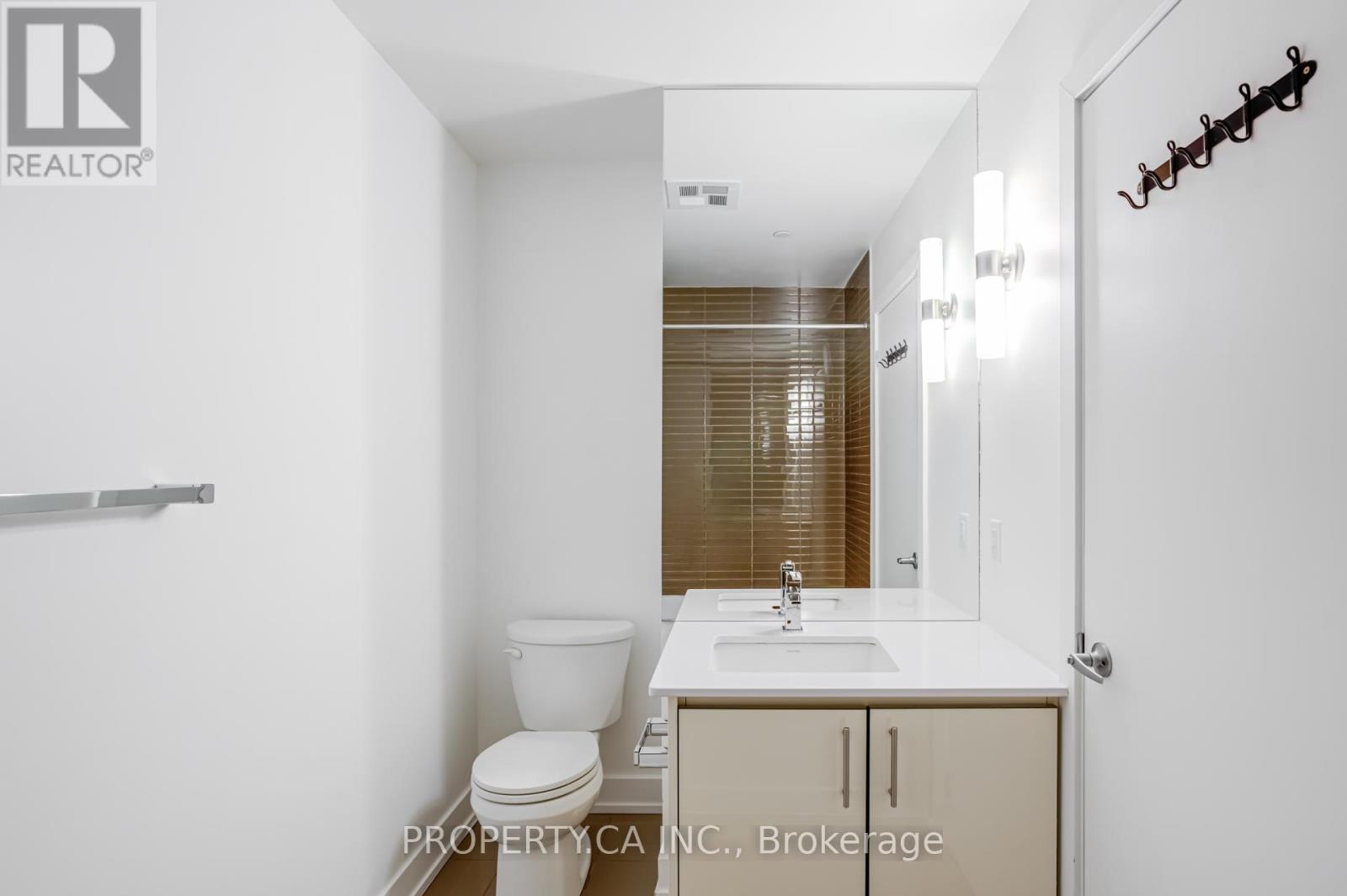 1204 - 75 The Donway Way W, Toronto, Ontario  M3C 2E9 - Photo 17 - C12630252