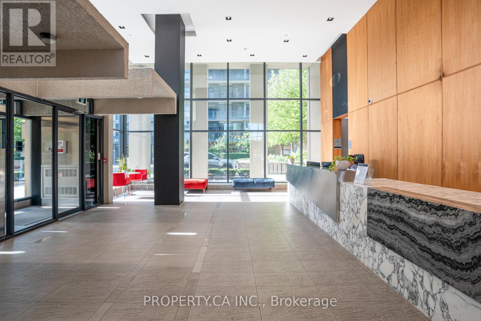 1204 - 75 The Donway Way W, Toronto, Ontario  M3C 2E9 - Photo 2 - C12630252