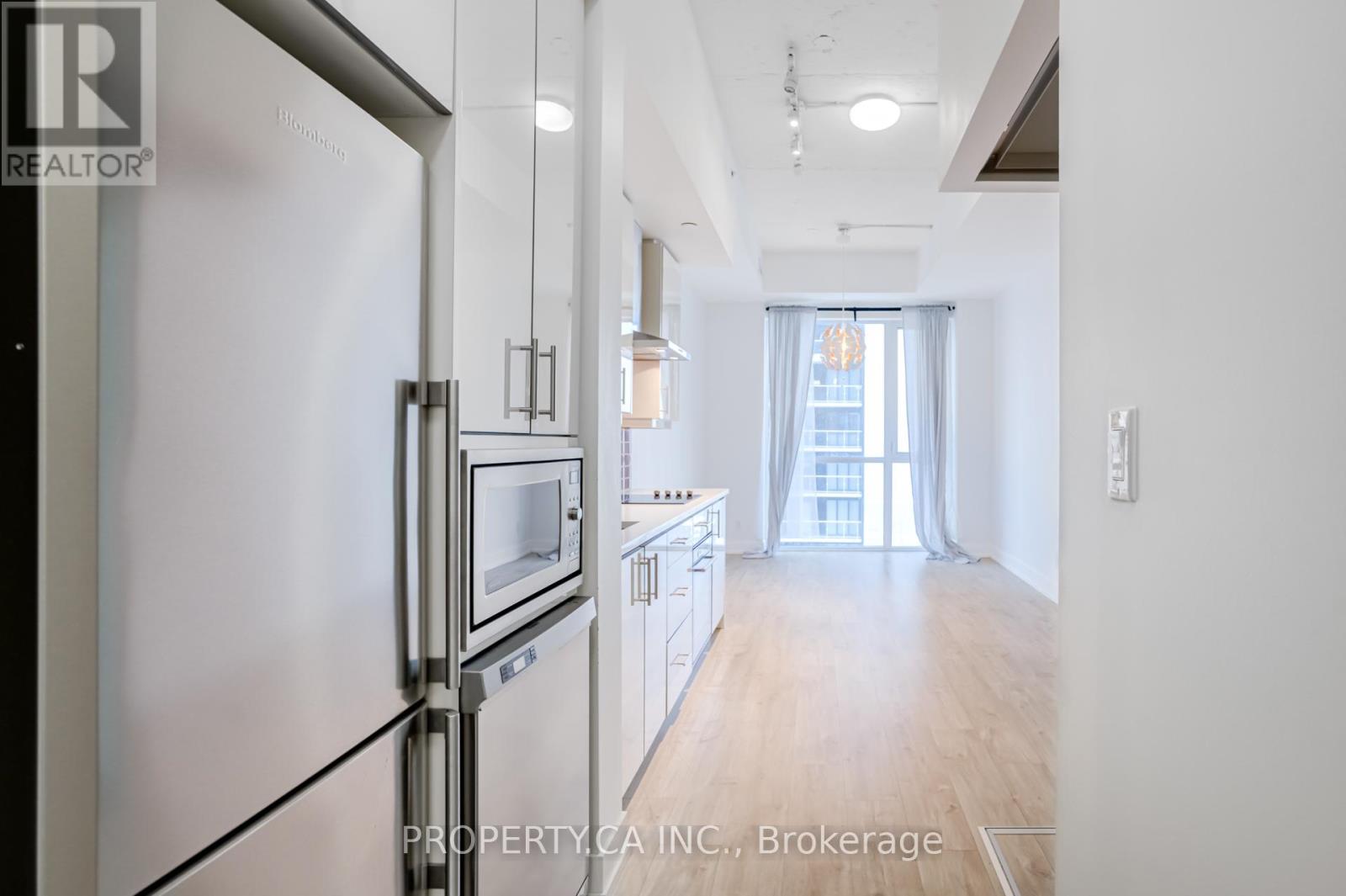 1204 - 75 The Donway Way W, Toronto, Ontario  M3C 2E9 - Photo 4 - C12630252