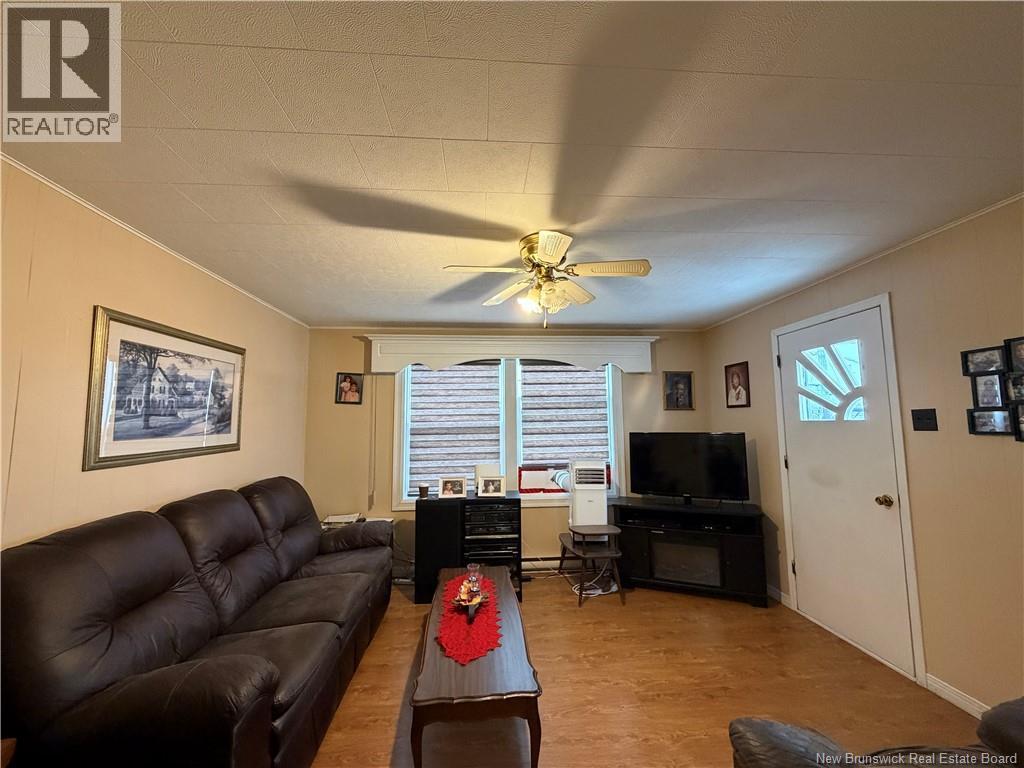 246 Rue Acadie, Beresford, New Brunswick  E8K 2E7 - Photo 3 - NB131235