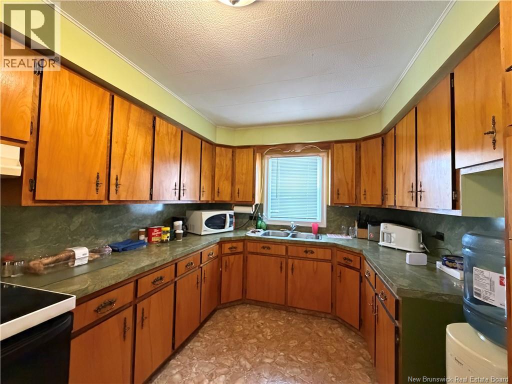 246 Rue Acadie, Beresford, New Brunswick  E8K 2E7 - Photo 6 - NB131235