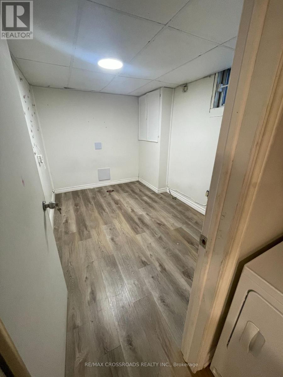 65 Notley Place, Toronto (O'connor-Parkview), Ontario  M4B 2M9 - Photo 7 - E12630208