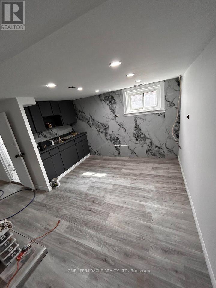 13 Hollingworth Drive, Toronto, Ontario  M1P 1E1 - Photo 5 - E12630282