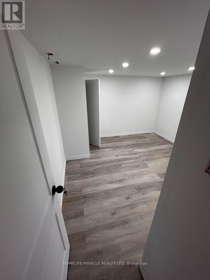 13 Hollingworth Drive, Toronto, Ontario  M1P 1E1 - Photo 6 - E12630282