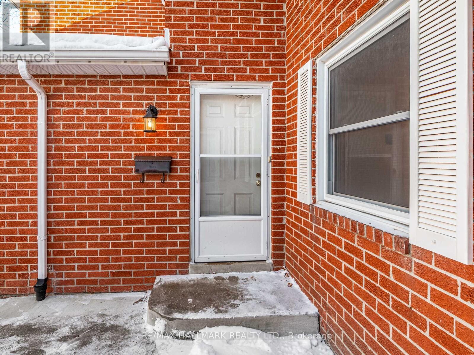 405 - 11 Reith Way, Markham, Ontario  L3T 5C6 - Photo 4 - N12630308