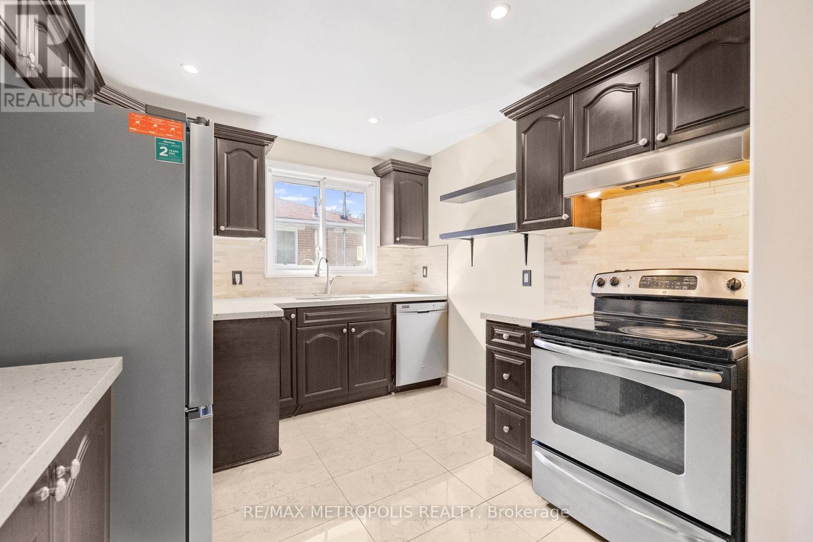 Main - 228 Penn Avenue S, Newmarket (Bristol-London), Ontario  L3Y 2S5 - Photo 13 - N12630312