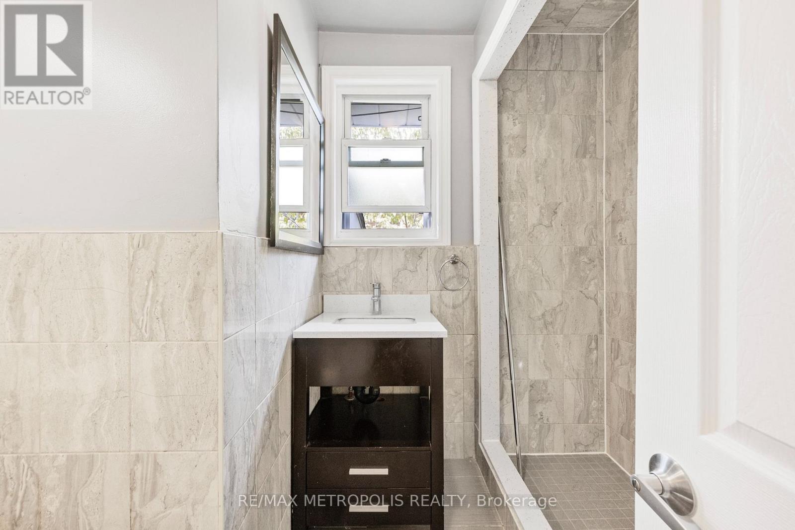 Main - 228 Penn Avenue S, Newmarket (Bristol-London), Ontario  L3Y 2S5 - Photo 19 - N12630312