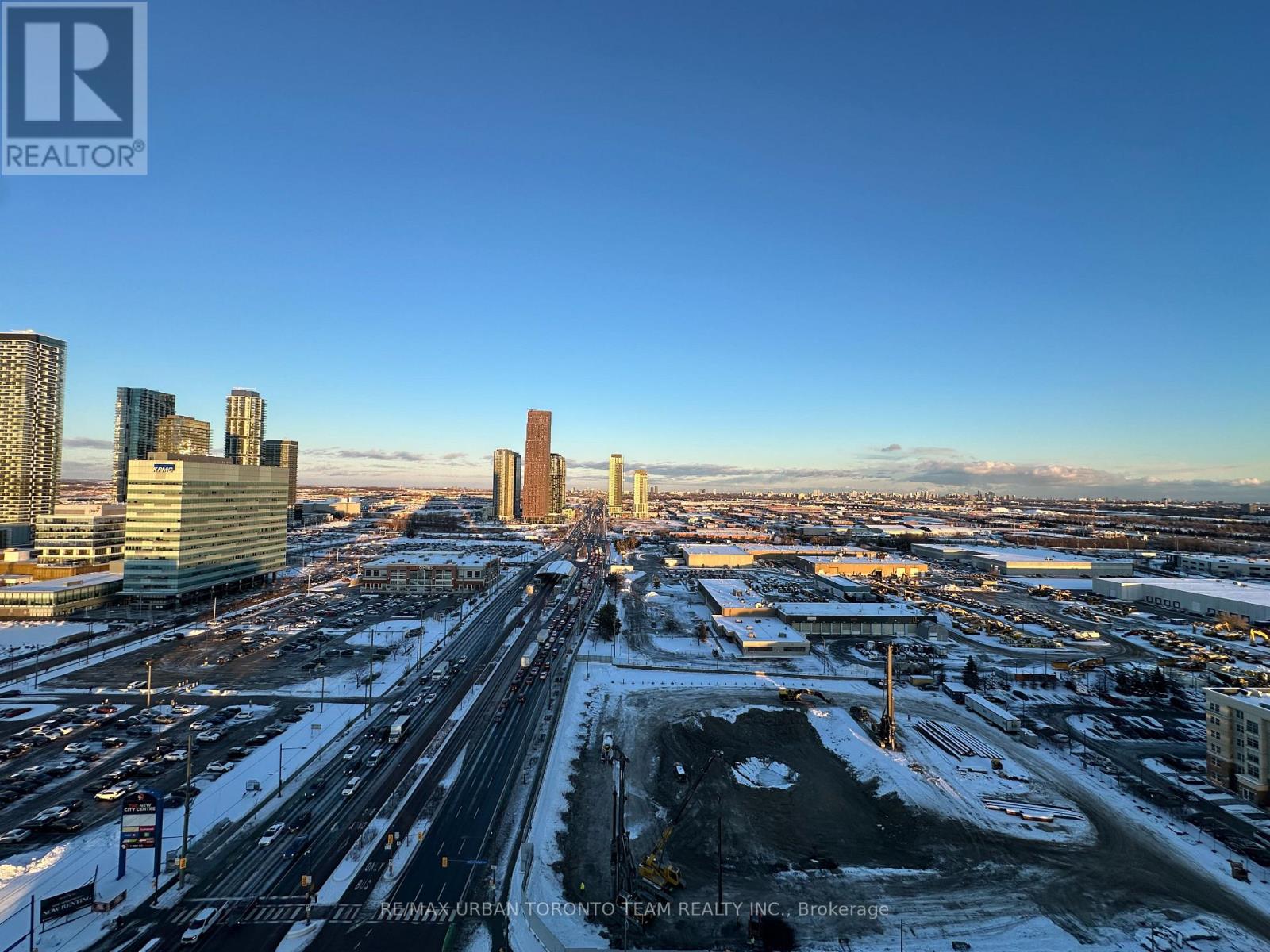 2206 - 8 Interchange Way, Vaughan, Ontario  L4K 5Z7 - Photo 10 - N12630326