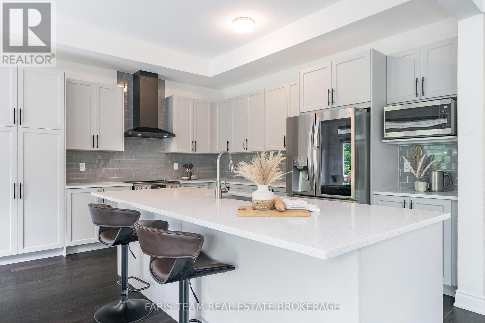 1425 Blackmore Street, Innisfil, Ontario  L9S 0P2 - Photo 8 - N12482256