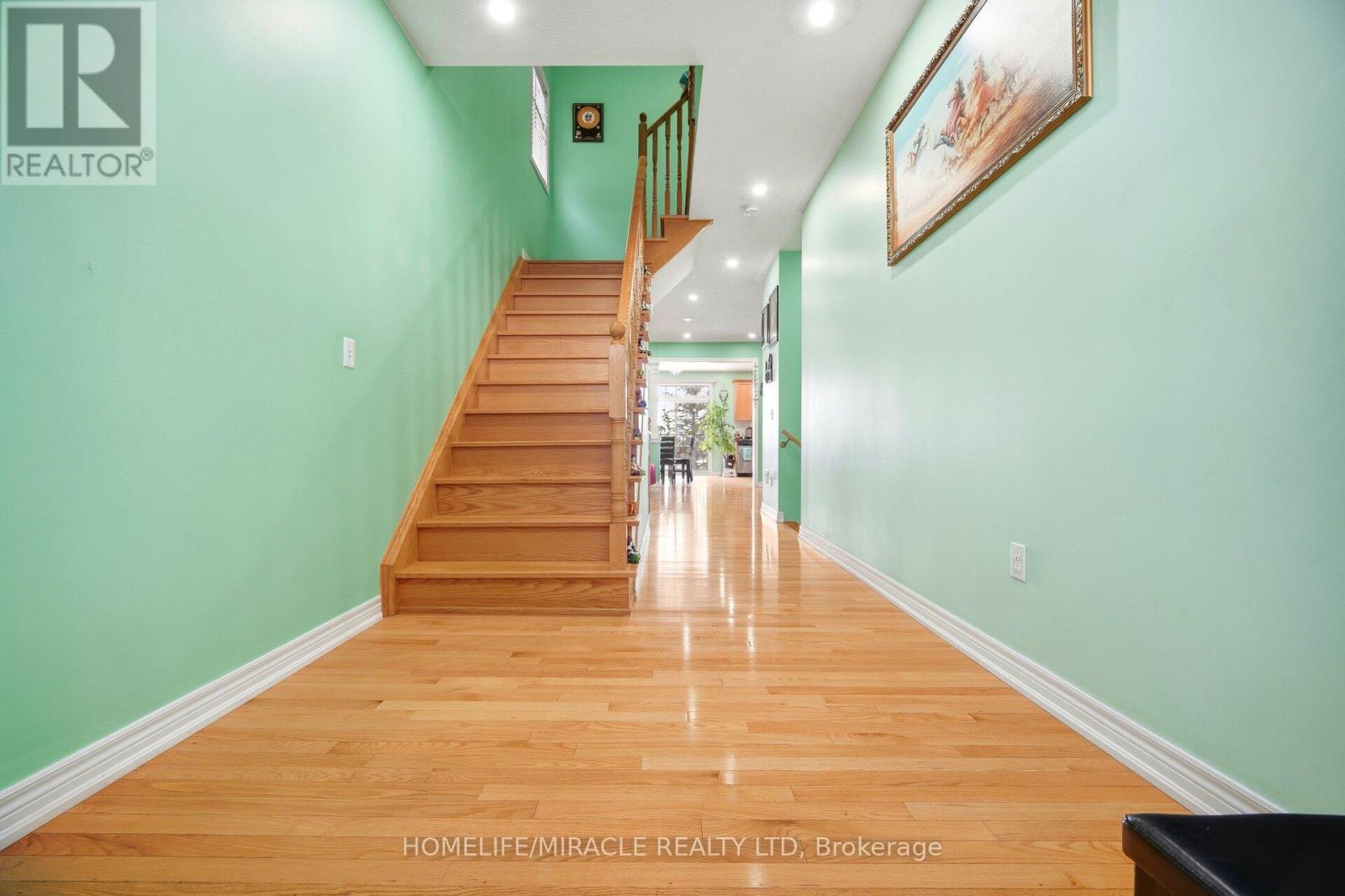 26 Goldsboro Road, Brampton, Ontario  L6P 3P1 - Photo 3 - W12629194