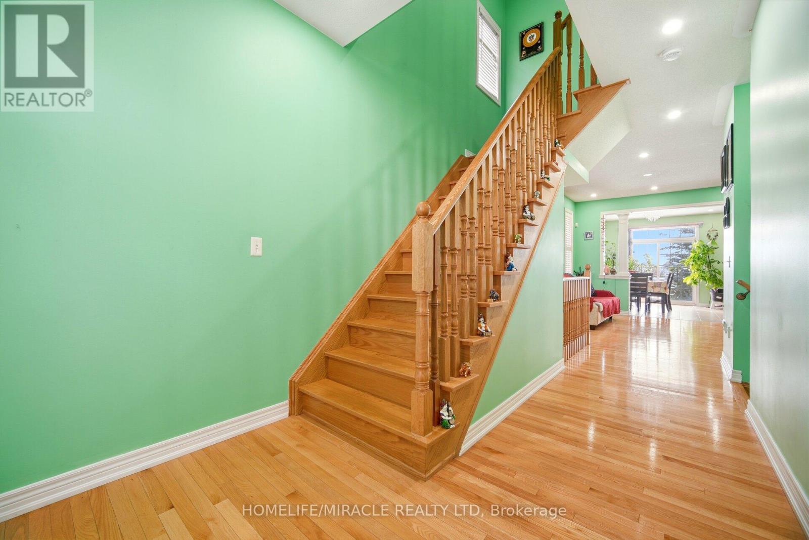 26 Goldsboro Road, Brampton, Ontario  L6P 3P1 - Photo 8 - W12629194