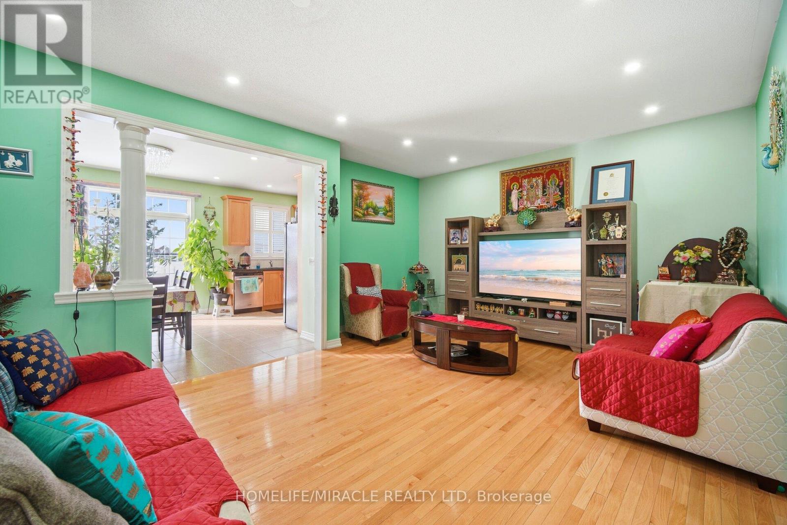 26 Goldsboro Road, Brampton, Ontario  L6P 3P1 - Photo 5 - W12629194